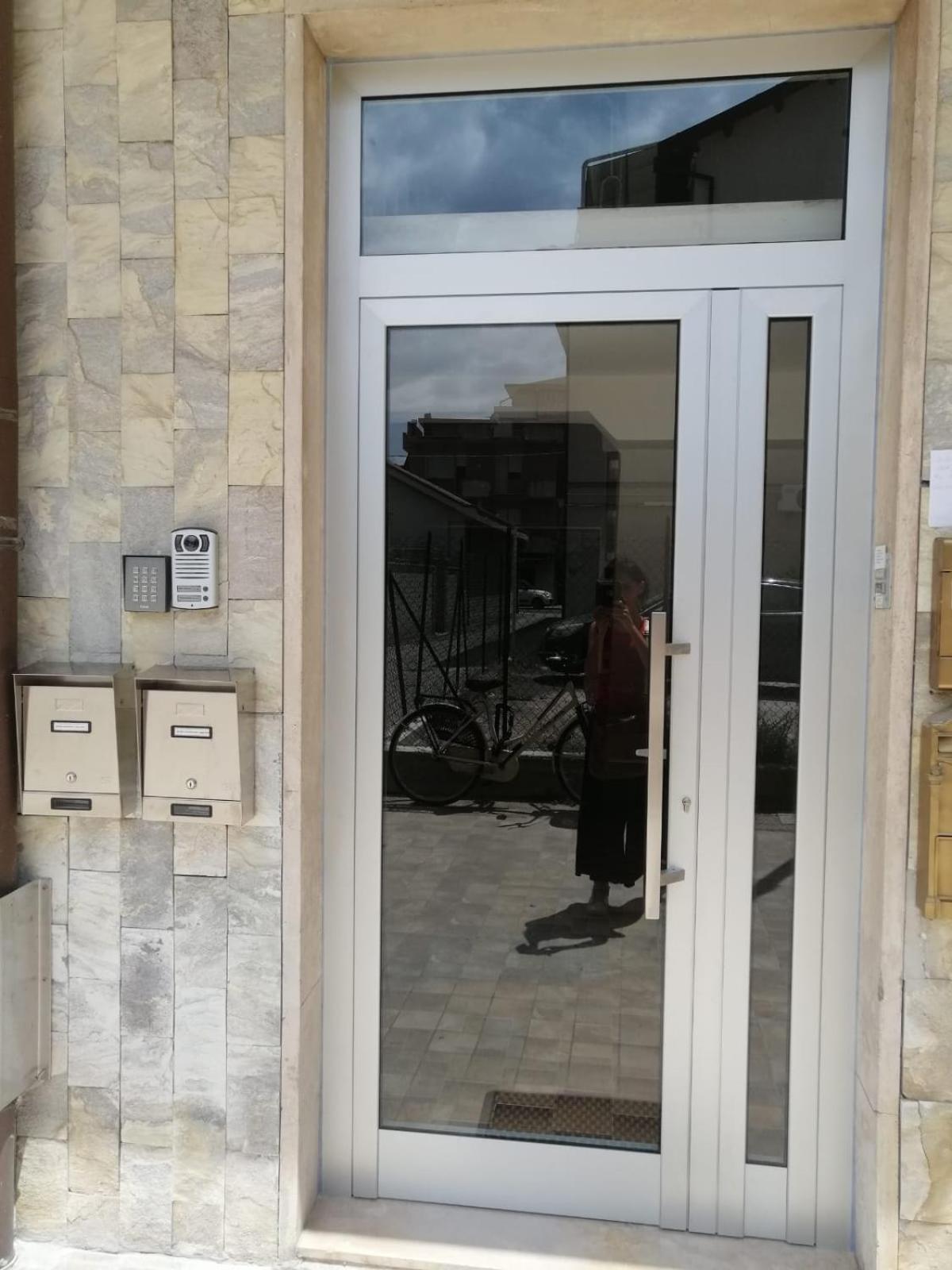 شقة Casa Klimt Vicinissima Al Mare Parcheggio Privato Gratuito Se Disponibile بيسكارا المظهر الخارجي الصورة